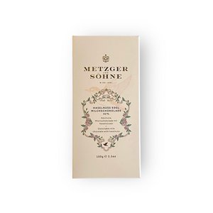 Edel Milchschokolade Tafel mit geroesteten Haselnuessen