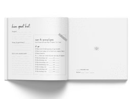Fyllbooks Babybuch „Mein erstes Jahr“ – Leinen Taupe