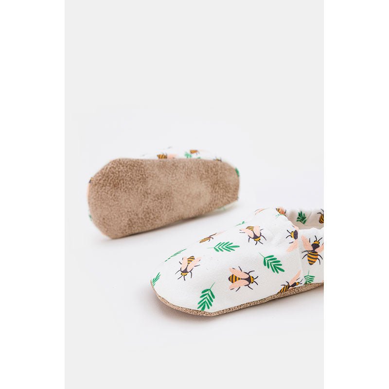 Baby Shoes - Flying Bees