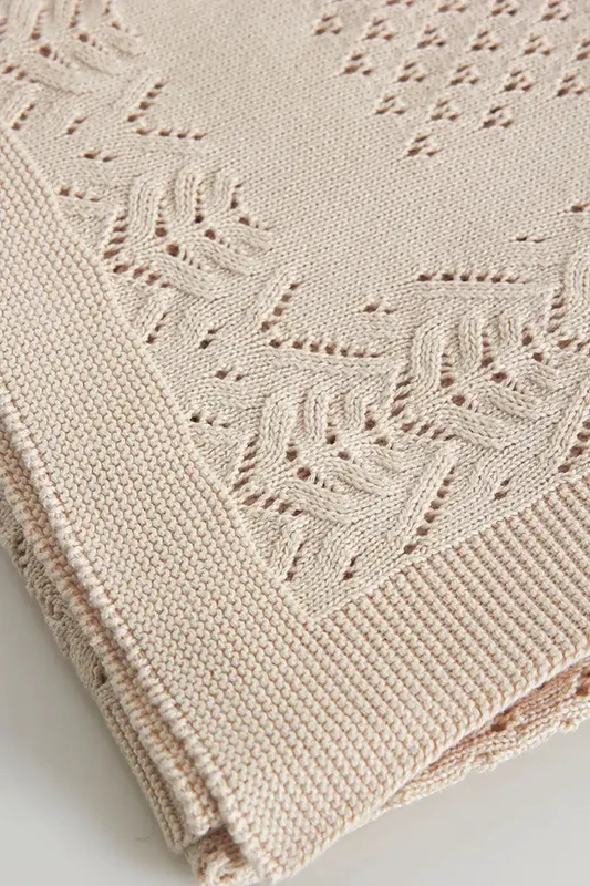 Coperta estiva per bebè in maglia, punto traforato