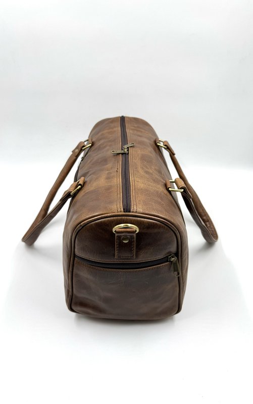 Handgefertigte Reisetasche aus braunem Leder – Artisan 42 cm „City-Lite“ Weekender und kompakte Unisex-Reisetasche