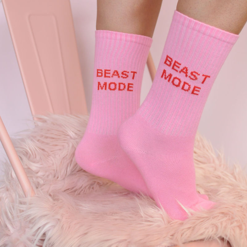 3-pakke %23StatementSocks BAD GIRLS CLUB "Message on Socks" Sokker i hvid, pink og rød gavesæt