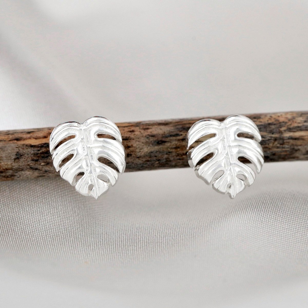 Pendientes de hojas de Monstera - Plata de ley 925 - Joyería de hojas exóticas - EAR925-45