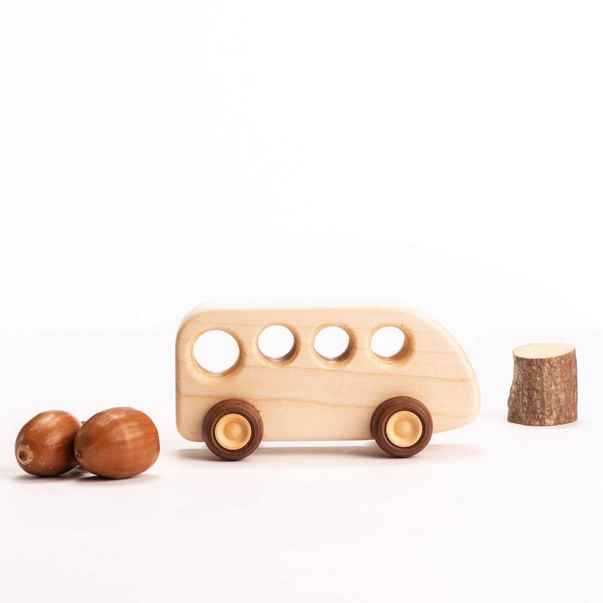 Autobús de madera