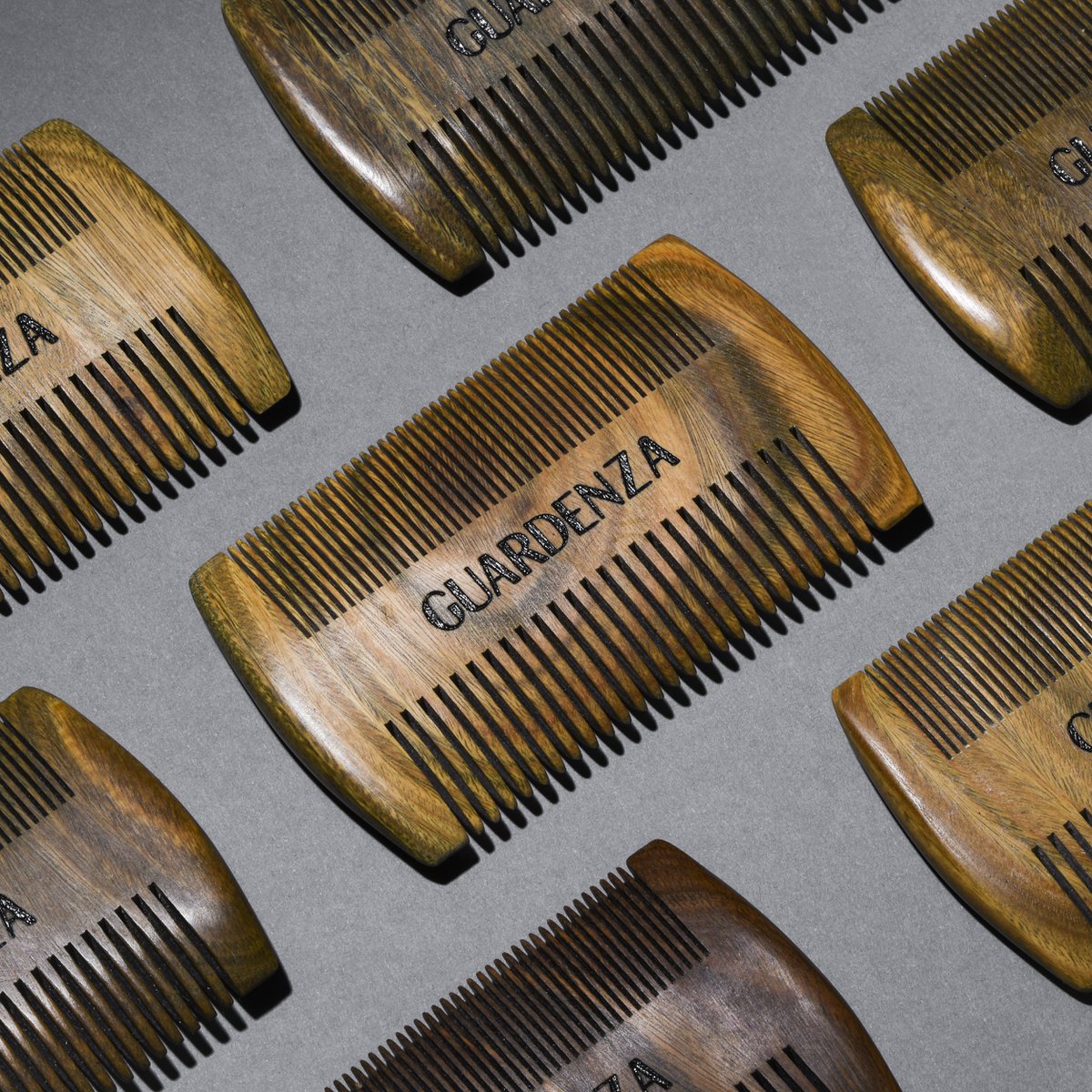 Guardenza Beard Comb - anti-static sandalwood - to distribute beard oil or bar balm well