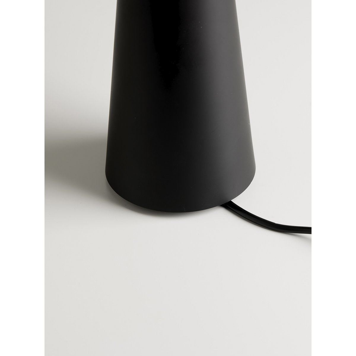 BORDLAMPE FLYT MIG SORT
