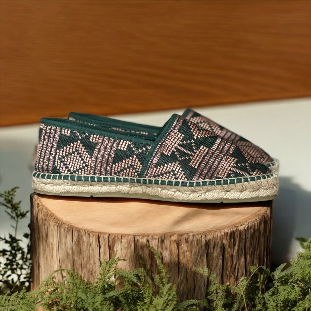 Artisanal Espadrilles – Hand Sewn – Made in France - LIOREN Jardin Séché