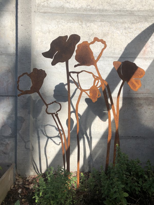 Poppy open up - Objeto de acero corten