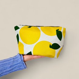 Toiletry bag · Lemons