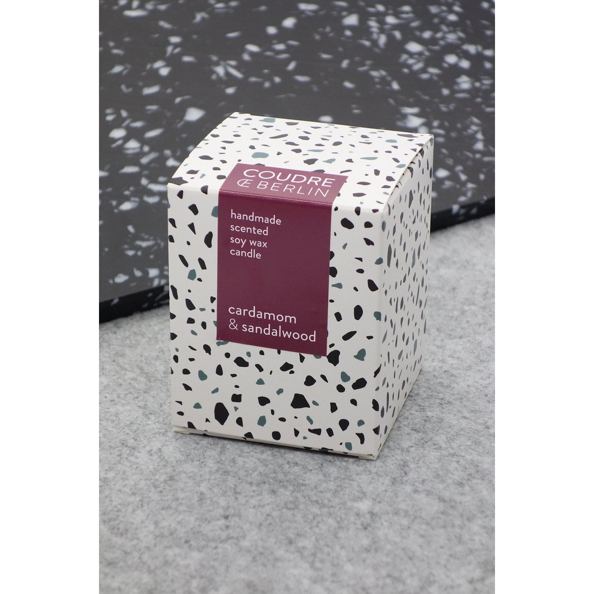 cardamom & sandalwood / CONTEMPORARIES scented candle