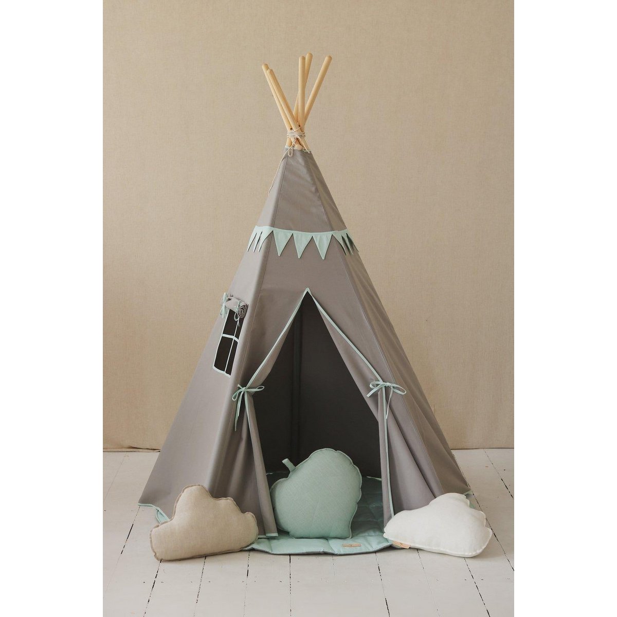 Teepee "Mint Love" con ghirlanda e set tappetino