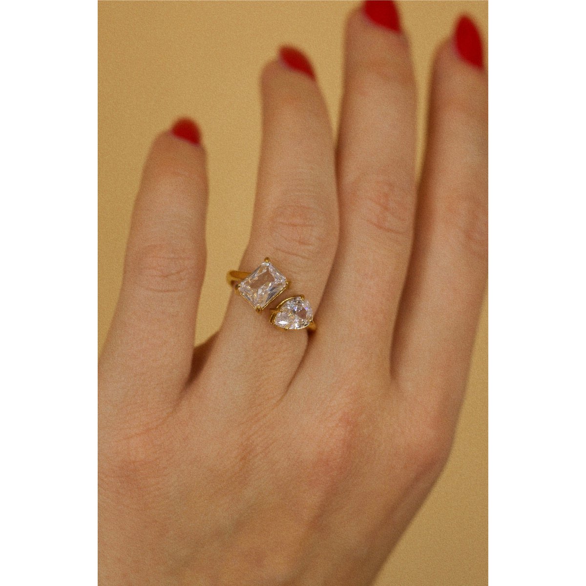 Helena - Pæreformet forlovelsesring vintage