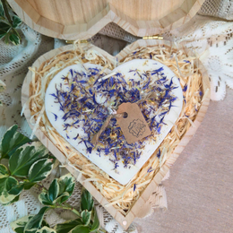 Confezione regalo cuore Grande cuore con fiori selvatici