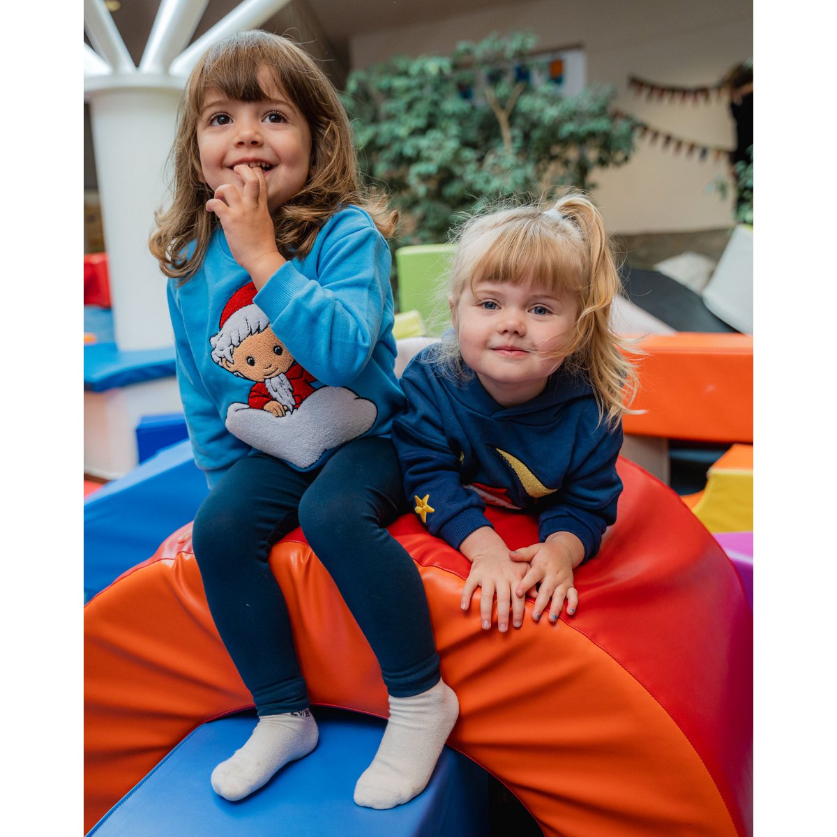 koaa – Sandmännchen "Über den Wolken" – Sweatshirt blue
