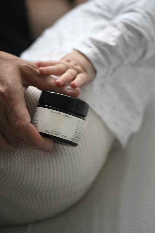 CREMA PER BAMBINI BIOLOGICA 50ml - PELLE ESTREMAMENTE SECCA, PIENA D'ACQUA E RIGENERAZIONE