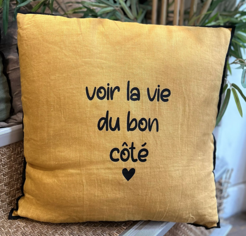 Linned firkantet pude