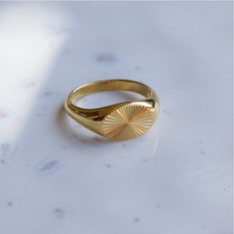 Medaljon - Signet Sunburst Gold Ring