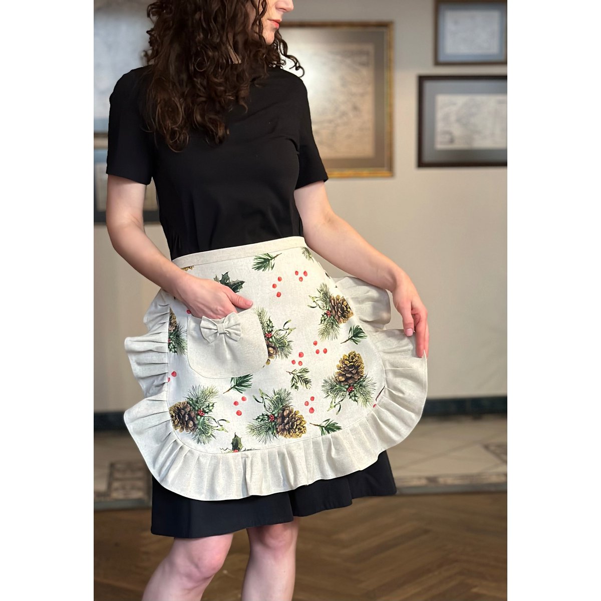 Christmas Ladies Half Apron with beige frill | Golden Pine