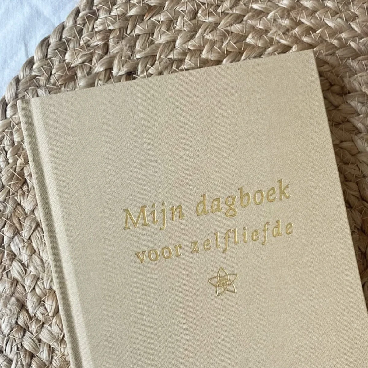 Fyllbooks Tagebuch für Selbstliebe - Leinenkamel mit Goldfolie
