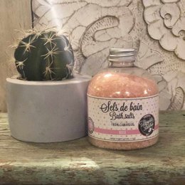 Sole do kąpieli Camargue. Zapach róży. 350g