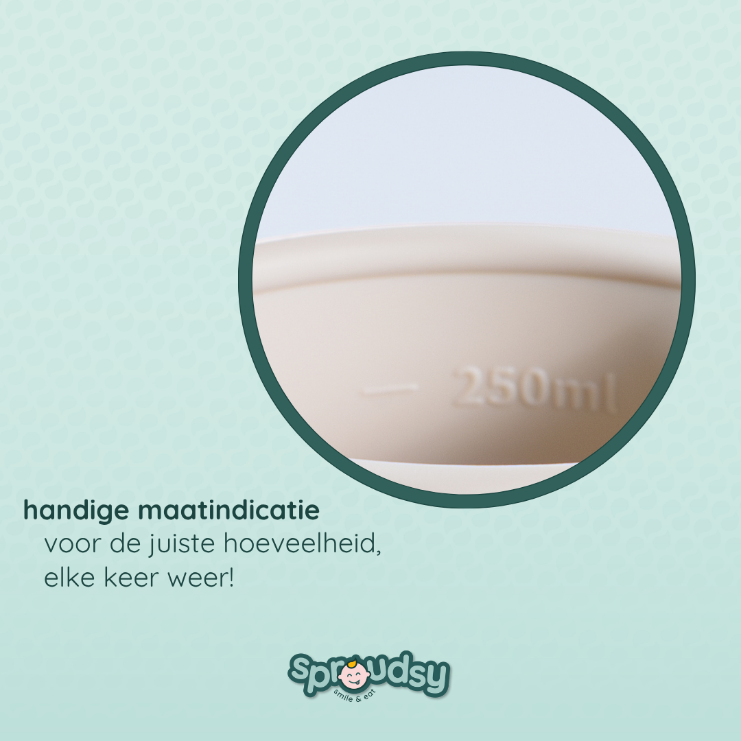 Tazza da allenamento per bebè con cannuccia – Nuvole