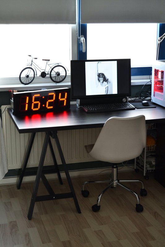 Horloge murale/de table - 51,5 x 18x 4,5 cm -Plastique- 'Big D'