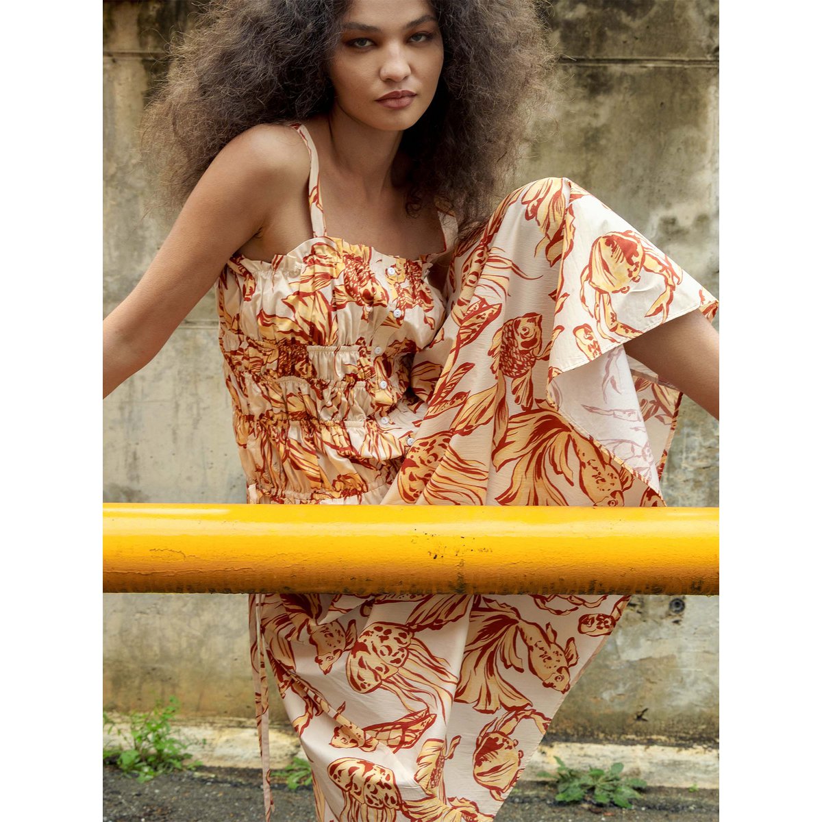 Kleid mit Wilde-Ozean-inspiriertem Print