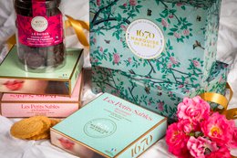Shortbread biscuits assortment of plain shortbread pure fresh butter, with raspberry chips and chocolate chips - metal box "Dans un jardin" 300 g