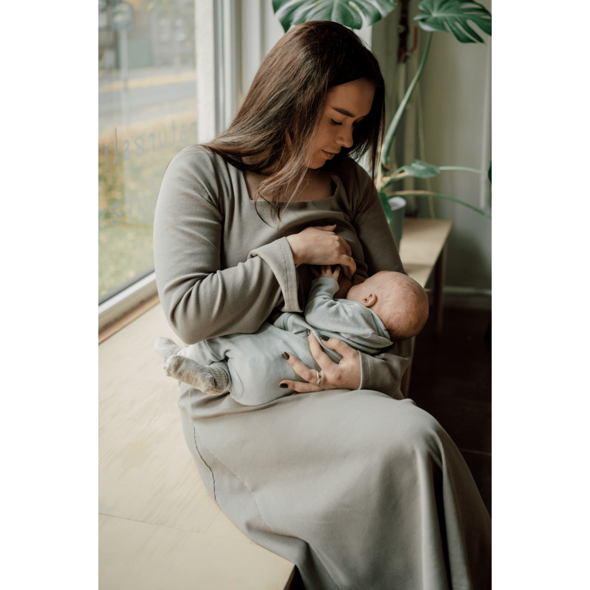 Vestido de maternidad y lactancia tisu, topo pálido
