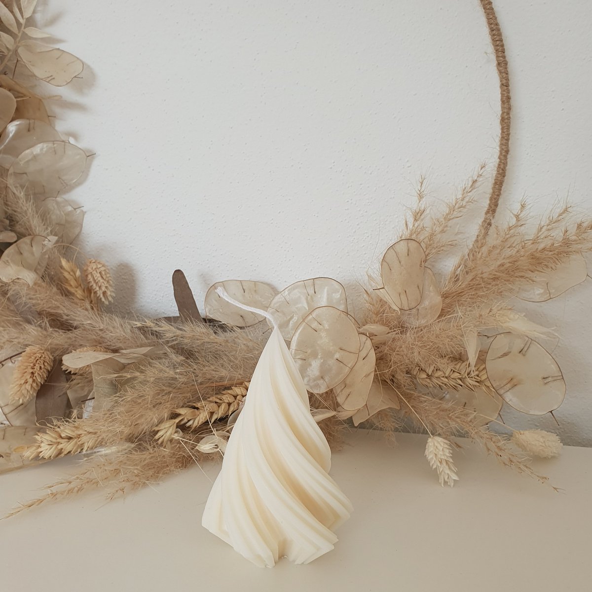 Swirl kerstboomkaars | Decoratieve kaars gemaakt van koolzaadwas | kaars | stompkaars | handgemaakt