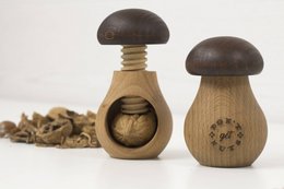 Schiaccianoci, strumento per schiaccianoci in legno