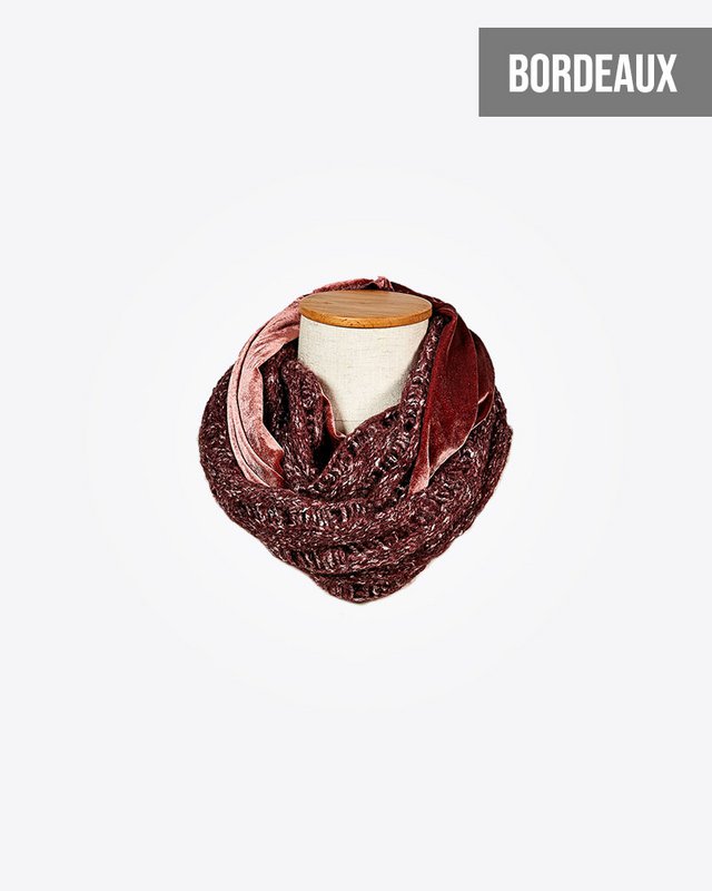 Cuello con Forro de Terciopelo: LIZBET