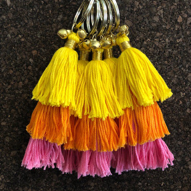Luna -Leena Keychain Tassels Yellow - Bag Charm - Organic Cotton - Håndlavet i Nepal - Bagbøjle