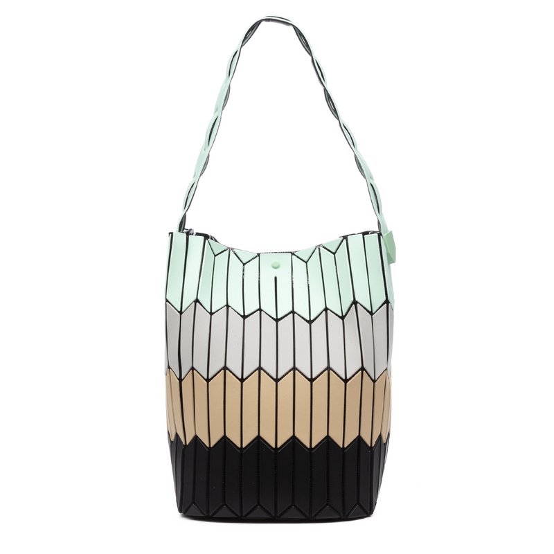Iria Quintana Arroscia Shoulder Bag Geometric Design. 27x16x24 cm.