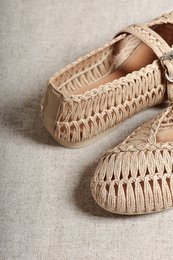 DORIS BEIGE – Mary-Jane-Flats aus geflochtenem Raffiabast
