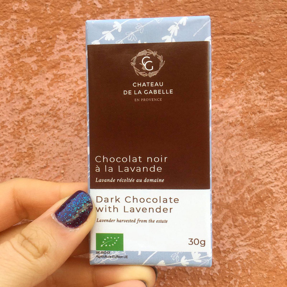 Chocolate negro con flor de lavanda orgánica