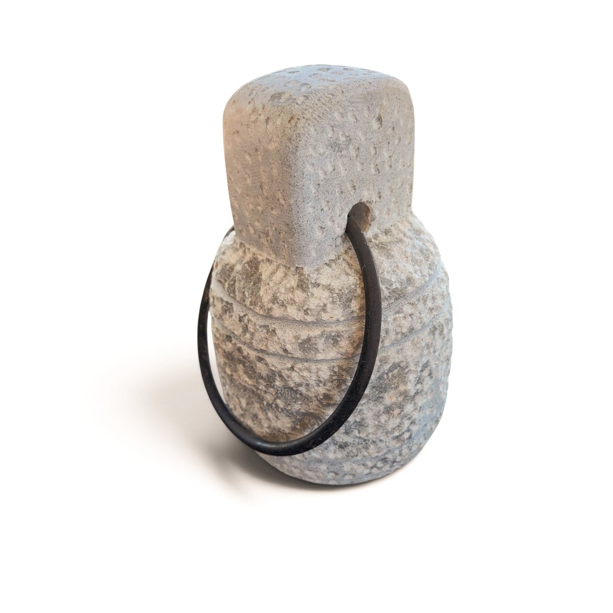 V.l24 Türstopper aus Stein mit Ring aus gealtertem Eisen
