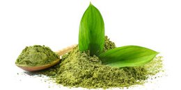 Reinigingspoeder en matcha-gezichtsmasker