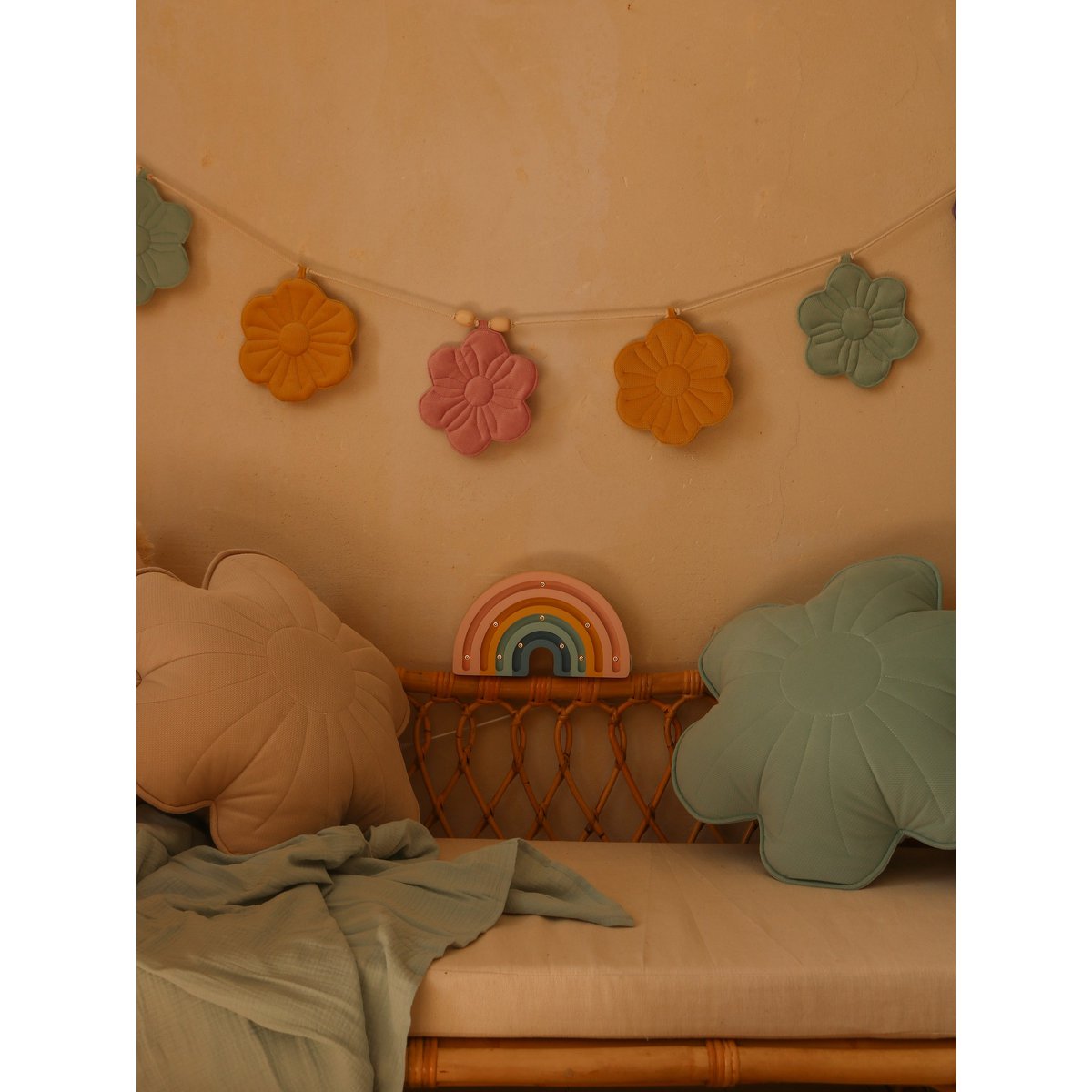 Guirlande fleurie velours "Bouquet arc-en-ciel"