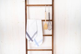 Kledingladder, handdoekenrek van massief walnoot
