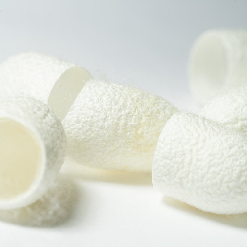 100 % natürliche Peeling-Seidenkokons