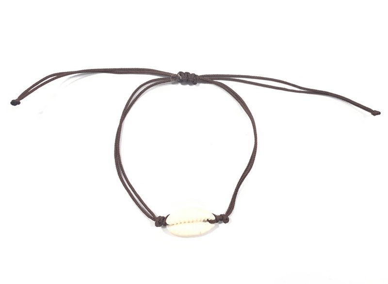 Cowry bracelet dark brown