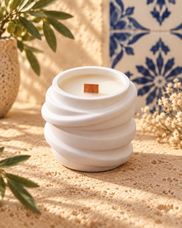 LAVURI TWISTER Candle Vanilla CUP – handgemachte Sojawachskerze