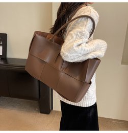 Torba typu shopper/na ramię AnBeck „Classy Beauty” (2 wersje kolorystyczne)