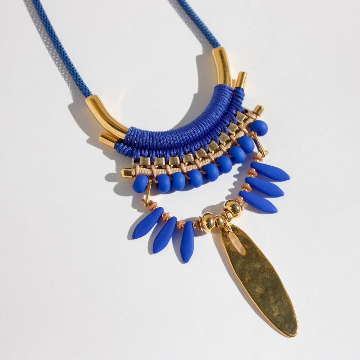 CARAMANTA Frida-inspired long necklace with royal blue beads