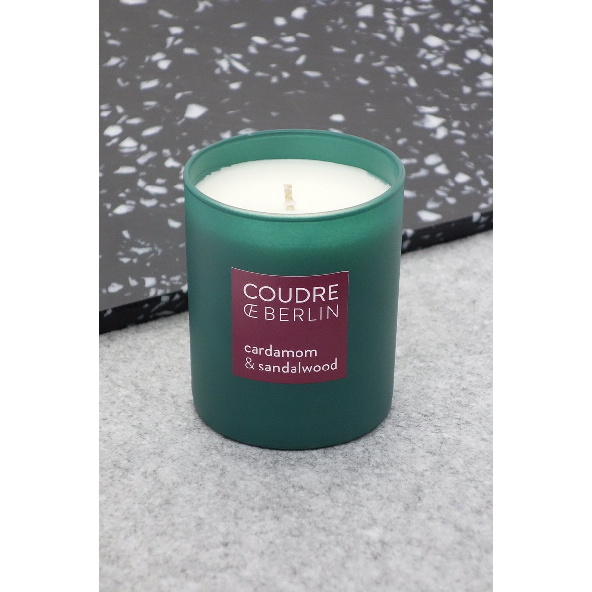 cardamom & sandalwood / CONTEMPORARIES scented candle