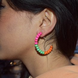 Orecchini a cerchio con perline colorate del festival di carnevale, orecchini a cerchio festivi, cerchi con perline, accessori alla moda per festival | di lovebynlanla