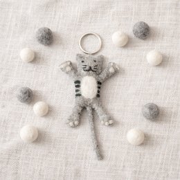 Llavero gato gris