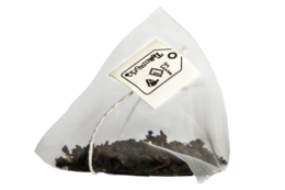 Sachets pyramidaux de thé chai chaud et épicé