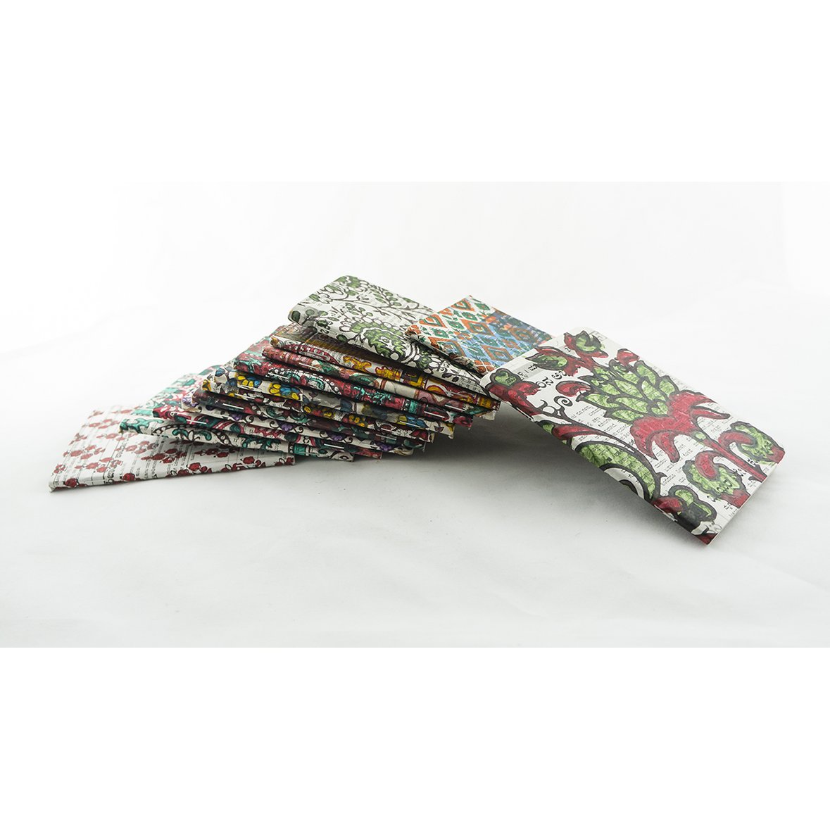 PROTEA NOTITIEBOEKJE IN GEDRUKTE KRANTEN EN GERECYCLED PAPIEREN